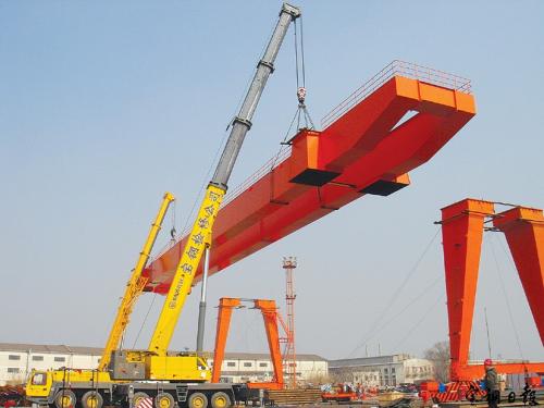 電動(dòng)雙梁門(mén)式起重機