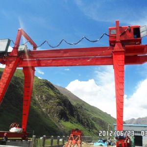 電動(dòng)雙梁門(mén)式起重機